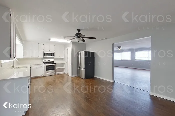 4417 Brown Ave — Photo 10