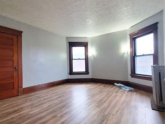 5th image of 165 Porter St NE