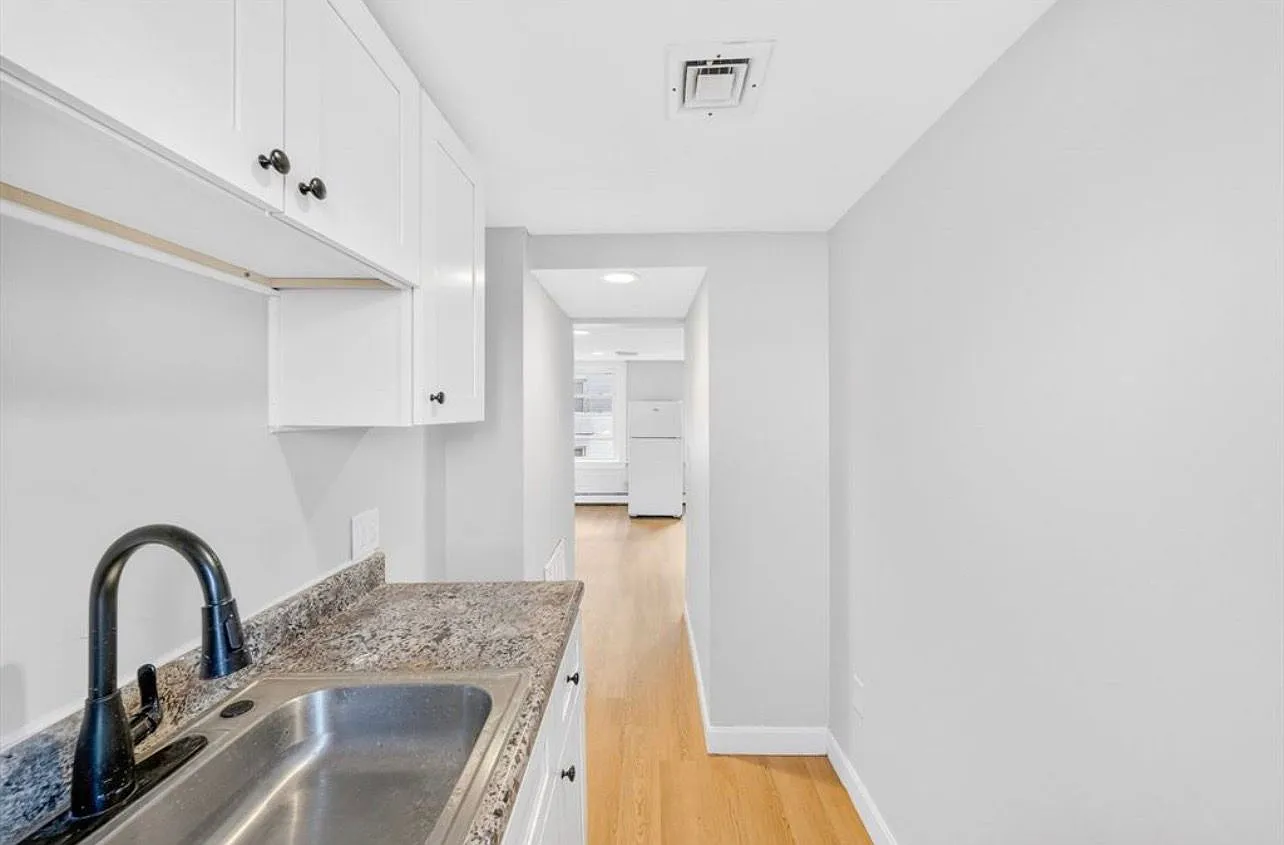 3 bed, 1240 sqft, $2,650 — Photo 2
