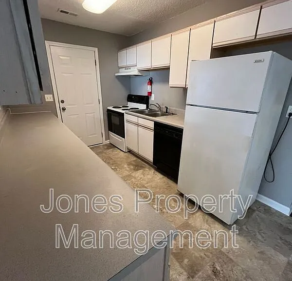 810 Pine St #PINE STREET — Photo 4