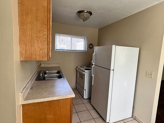 4th image of 1308 Chapel St #6