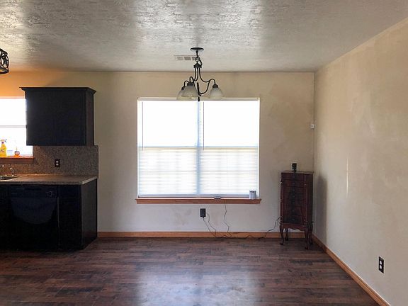 3rd image of 4028 River Glen Dr