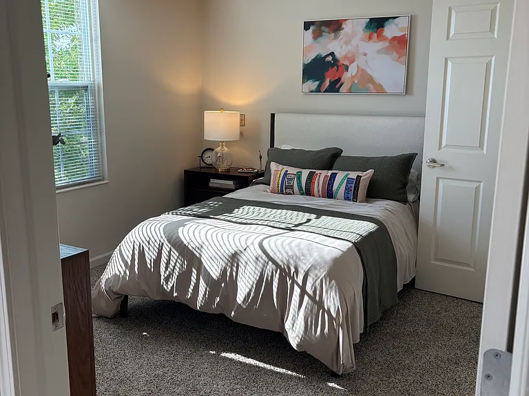 Crestmount Square Senior Apartments — Photo 10
