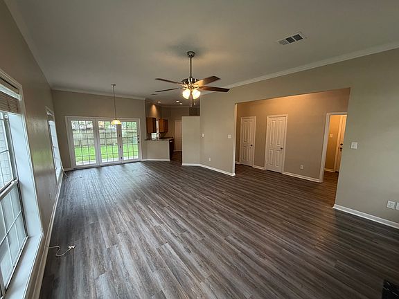 5th image of 1208 Bayou Woods Dr