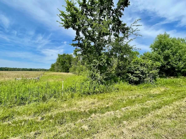 210 Trout Creek Dr, Oneida, WI 54155