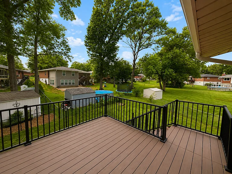 9843 Briarstone Dr — Photo 31