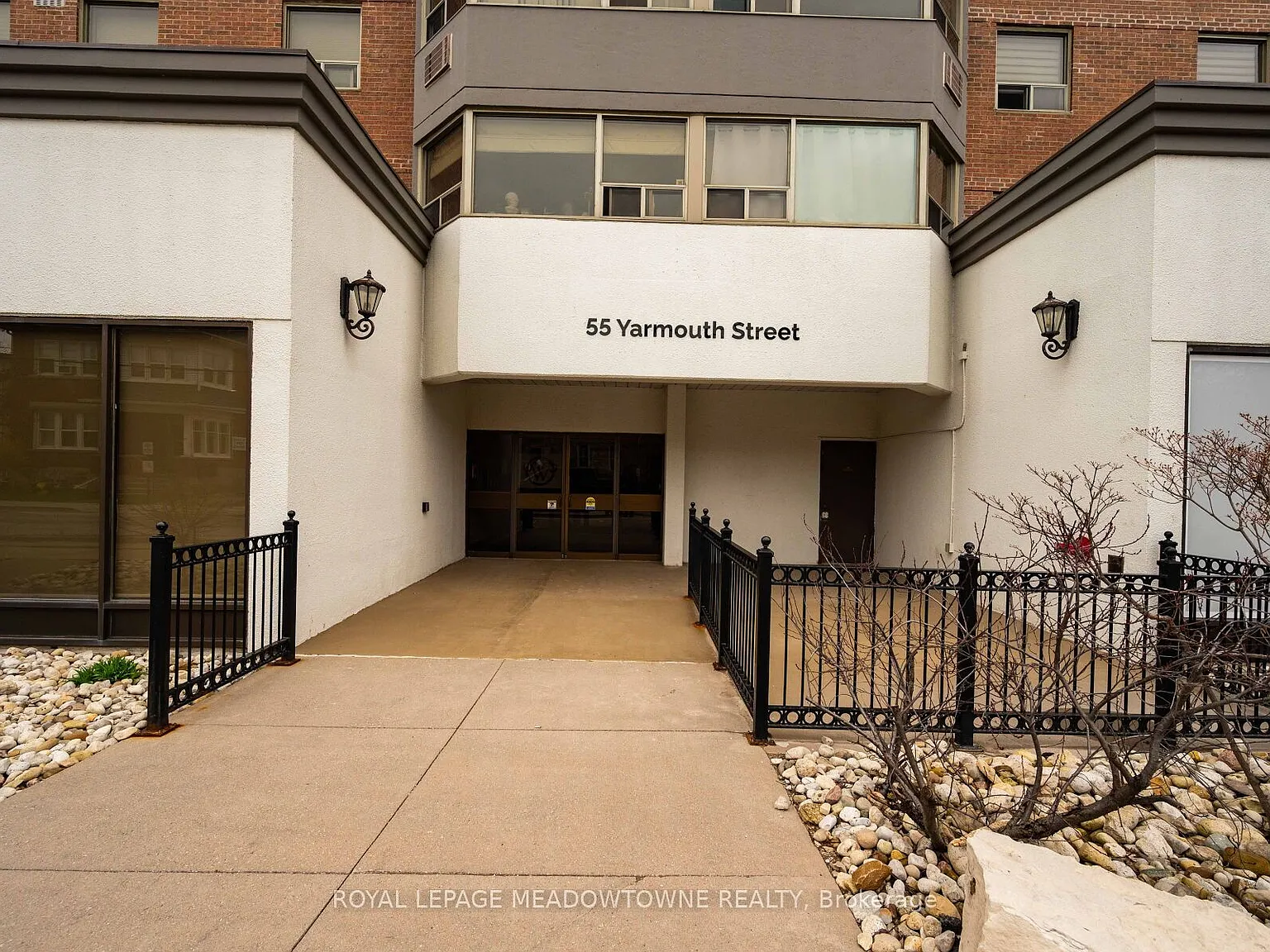 2 bed, $2,300 — Photo 4
