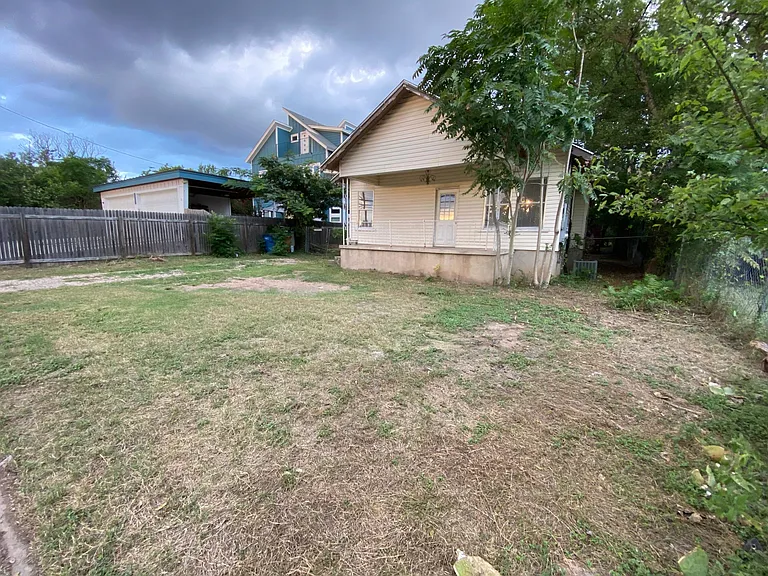 1175 Springdale Rd — Photo 2
