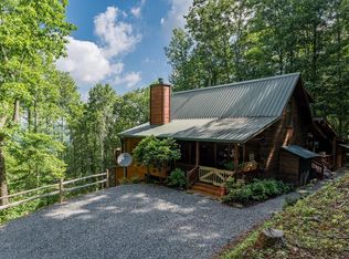 110 Hemlock Ln, Topton, NC 28781