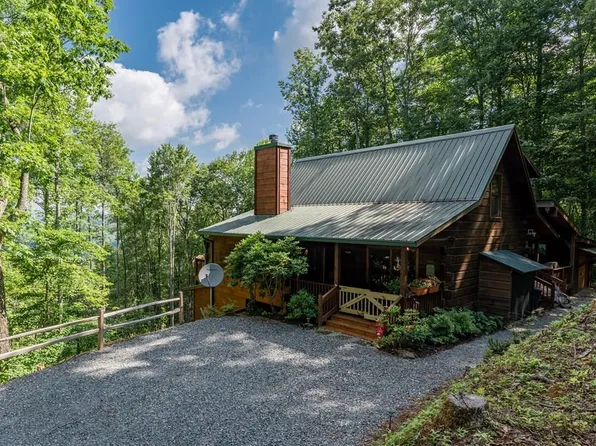 110 Hemlock Ln, Topton, NC 28781