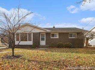 2819 Hollis Dr NE, Grand Rapids, MI 49505