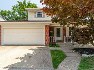 1955 Wilshire St, Westland, MI 48186