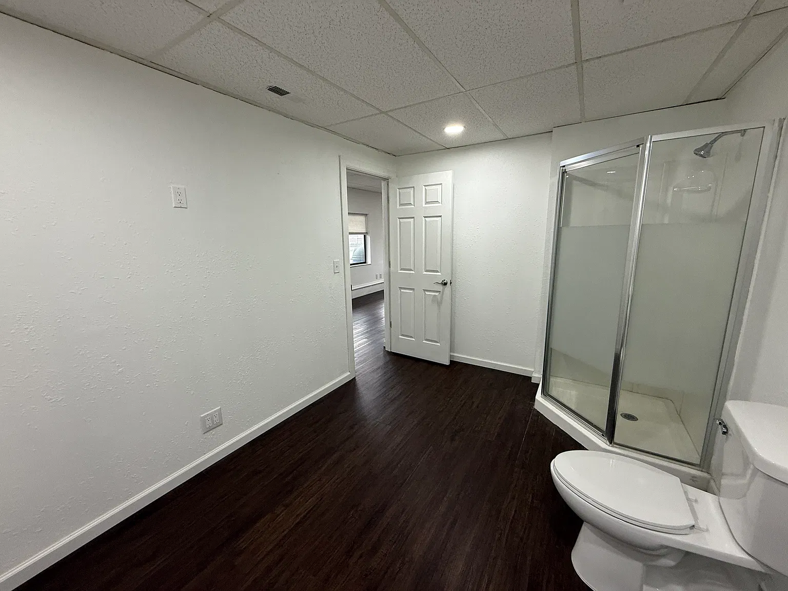 Studio, $800 — Photo 3