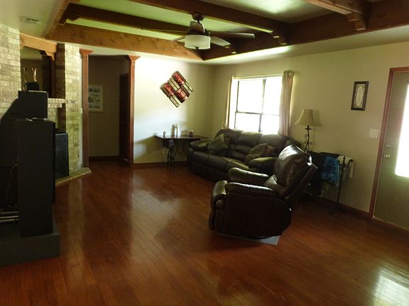 5th image of 920 Hideaway Cir