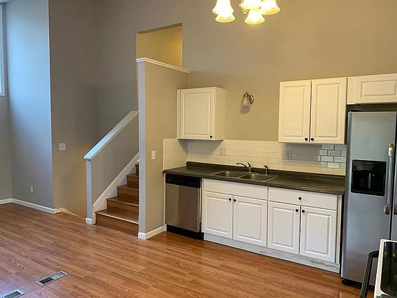 4th image of 11200 College Ave #1