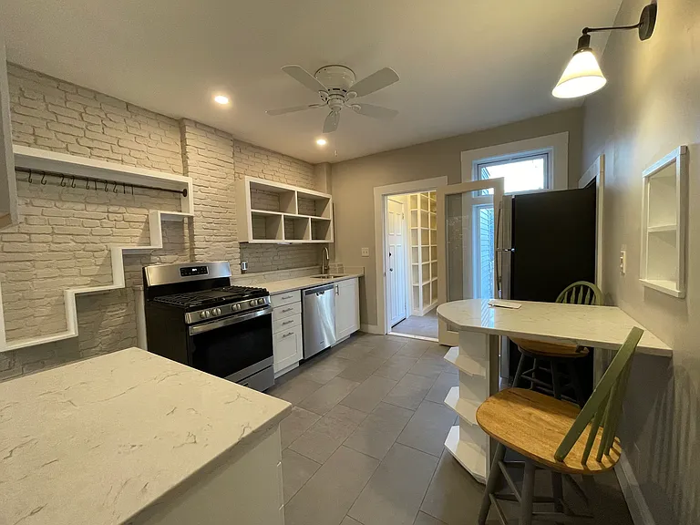 30 Wyatt St #1 — Photo 6