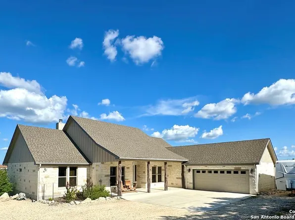 120 Sam Houston, Kerrville, TX 78028