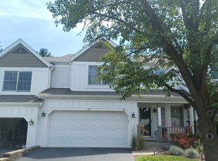 257 Spring Point Dr, Carpentersville, IL 60110