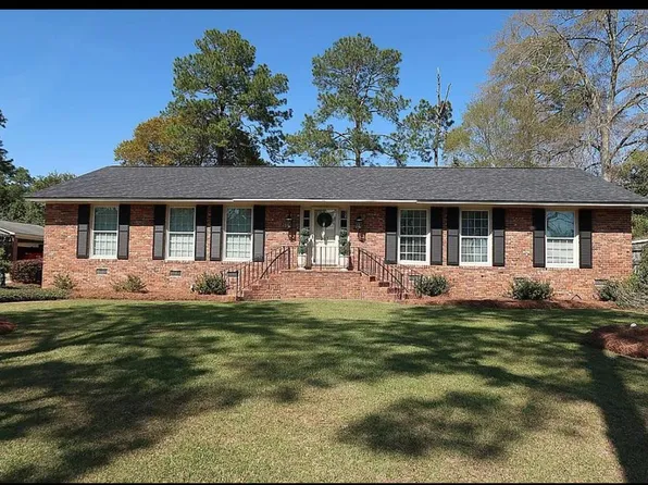 207 Carolina Dr, Tifton, GA 31794