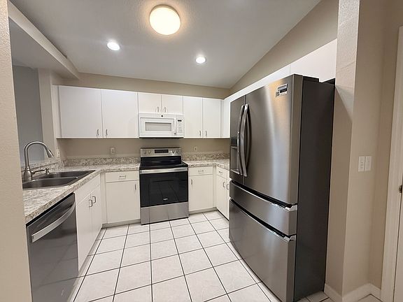 4th image of 4217 Snowdon St