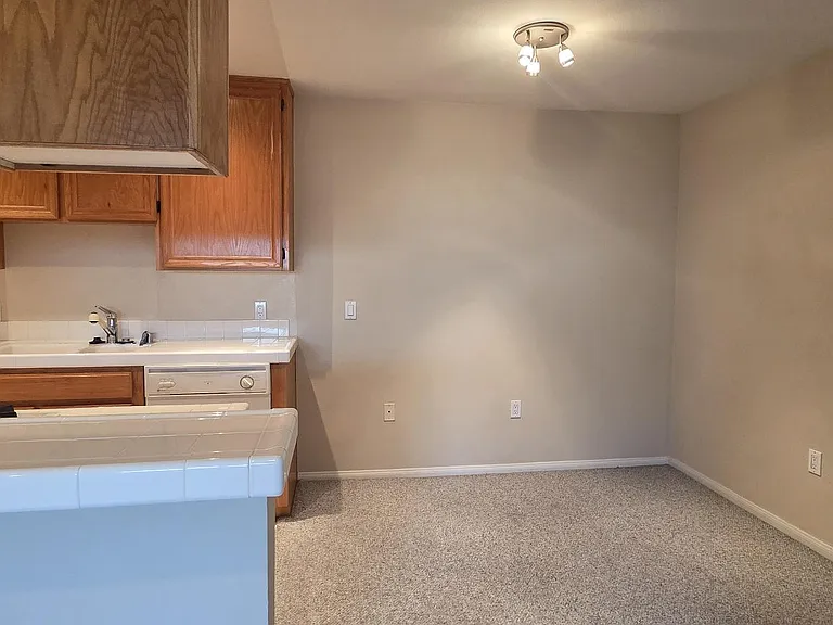 4501 Cedros Ave #237 — Photo 7