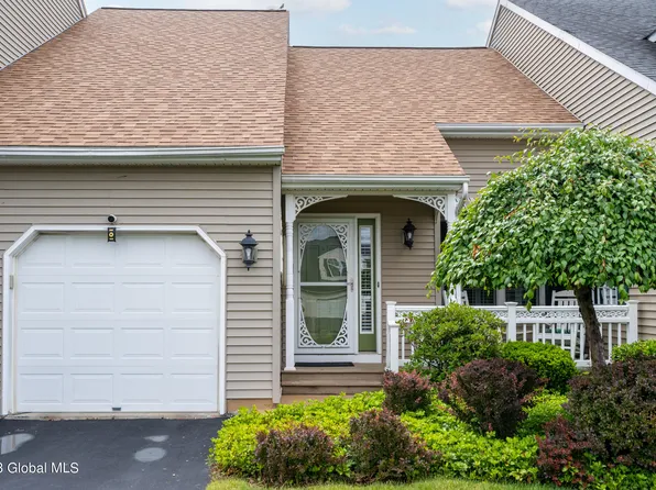 46 Raylinsky Lane #B, Mechanicville, NY 12118