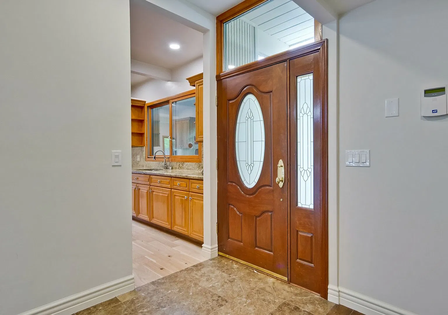 Spacious Palo Alto Home with 3 Bedrooms, 3 Bathrooms, and a Pool! — Photo 3