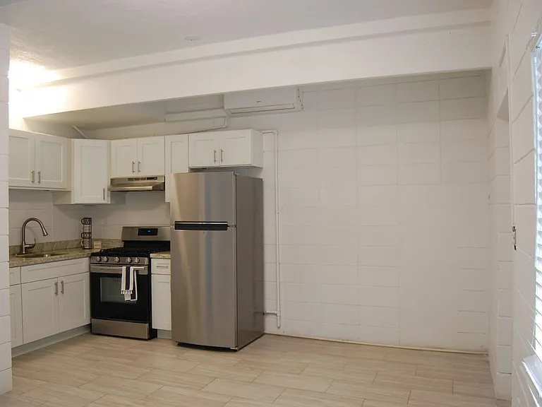 815 Washington St — Photo 44