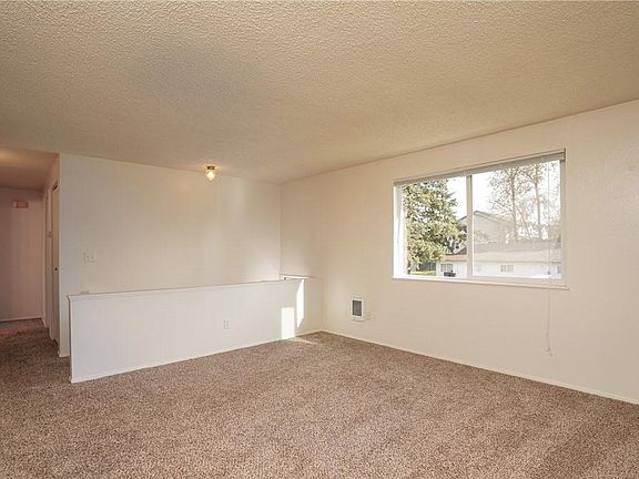 5th image of 13502 98th Avenue Ct E APT 1