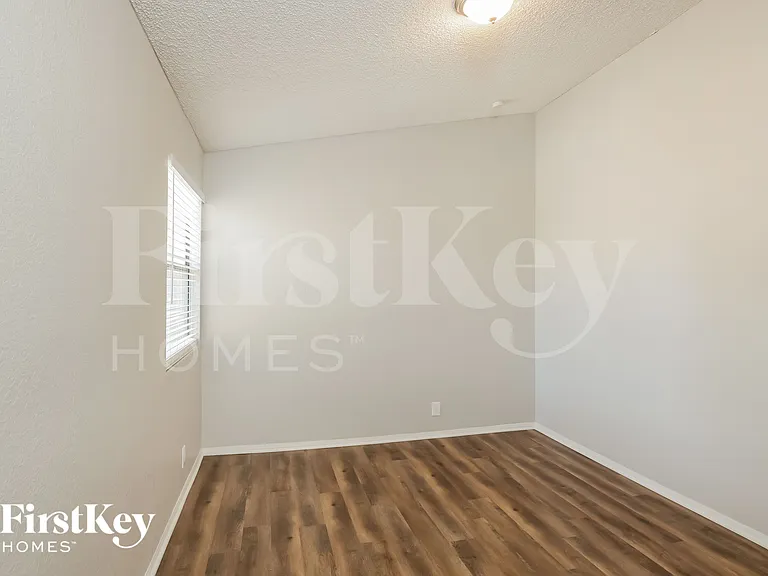 3717 W Tierra Buena Ln — Photo 11