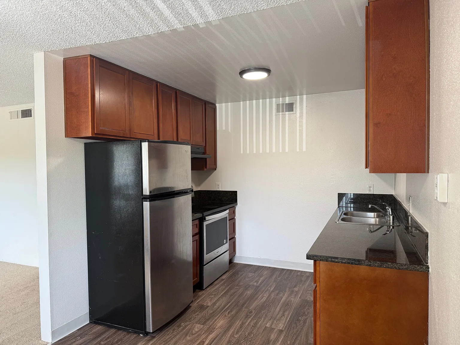 Sundance Garden Apartments — Photo 4