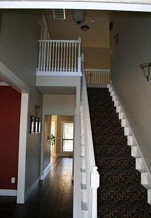 Foyer/Stairs to 2nd floor