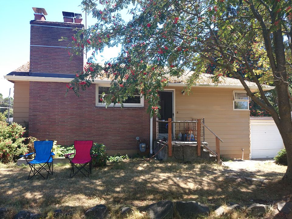 2nd image of 3127 SW Kenyon St