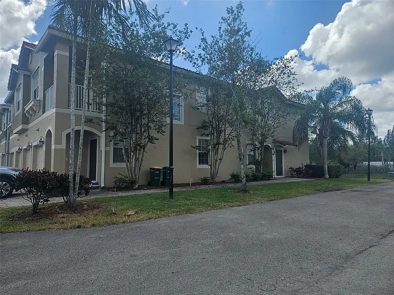 9082 Plymouth Pl #9082 — Photo 16
