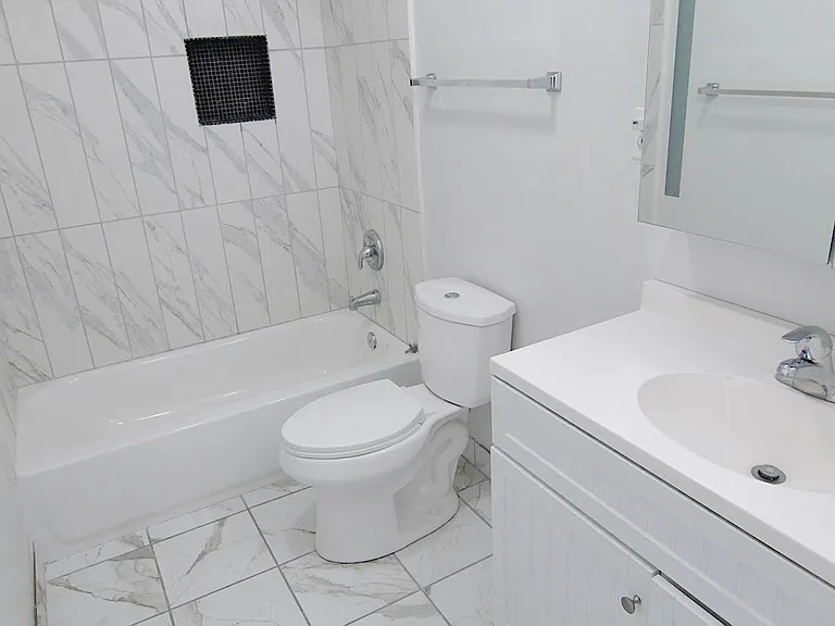 3247 W Century Blvd #8 — Photo 18