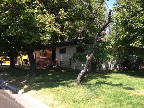 402 W 10th St Photo 1