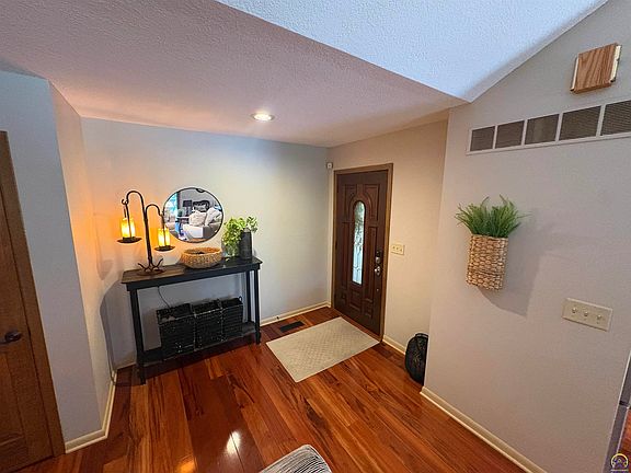 4th image of 1710 Hammond Dr