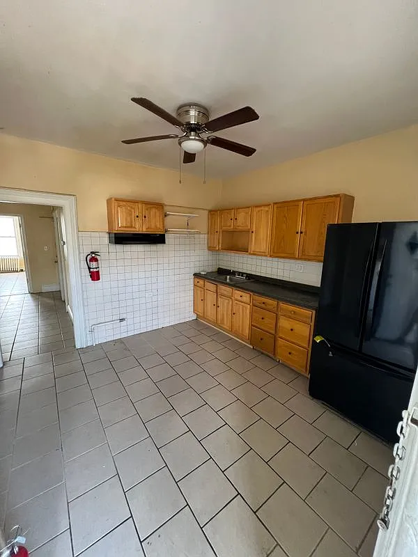2 bed, 1.0 bath, 660 sqft, $2,000 — Photo 2