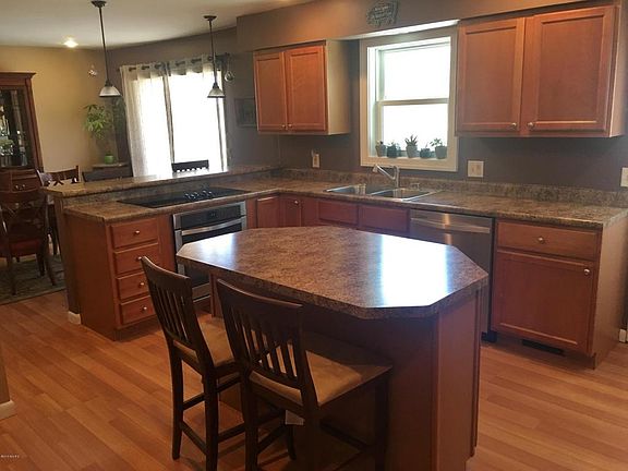 5th image of 1206 Bunkerhill Dr
