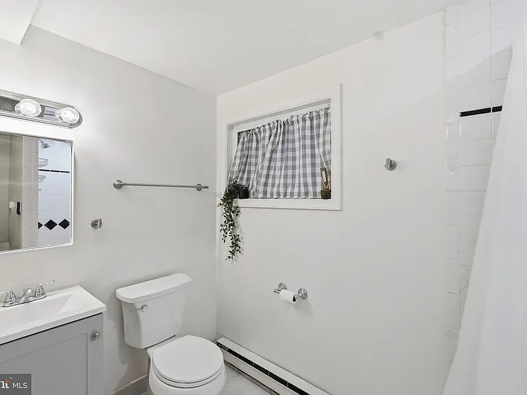 708 I St SE #B — Photo 19