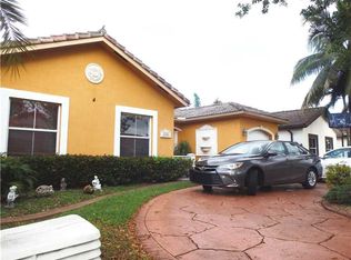 8853 NW 167th St, Miami Lakes, FL 33018