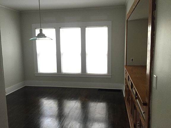 4th image of 1919 Plainfield Ave NE