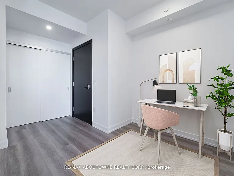 5 Wellington St S #1407 — Photo 10