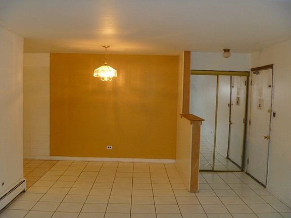 2nd image of 560 Mesa Dr #10308
