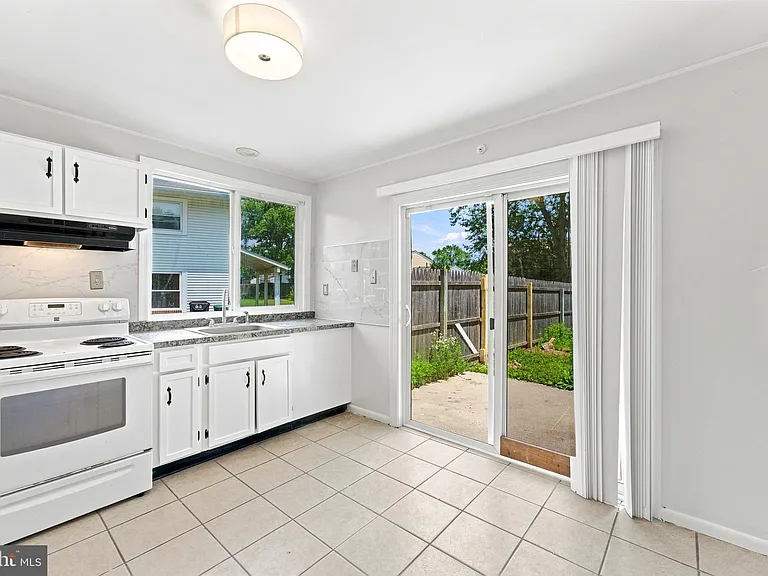 23 Memphis Ct — Photo 3