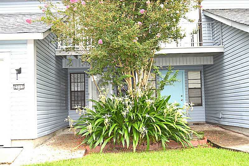 1st image of 2717 Mount Laurel Dr