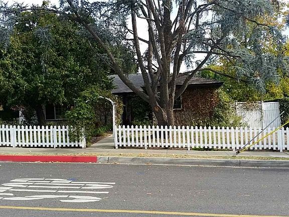 5th image of 268 N Mayflower Ave