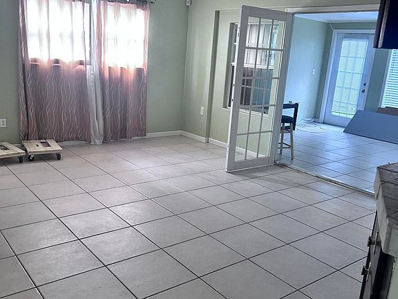 4th image of 11573 Dahlia Drive
