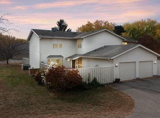 1052 Carmel Ct, Shoreview, MN 55126