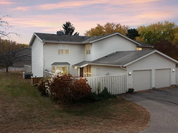 1052 Carmel Ct, Shoreview, MN 55126